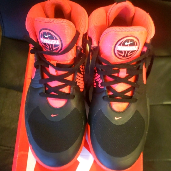 Nike Other - 💫Nike Team Hustle D 9 Black and Pink Sneakers